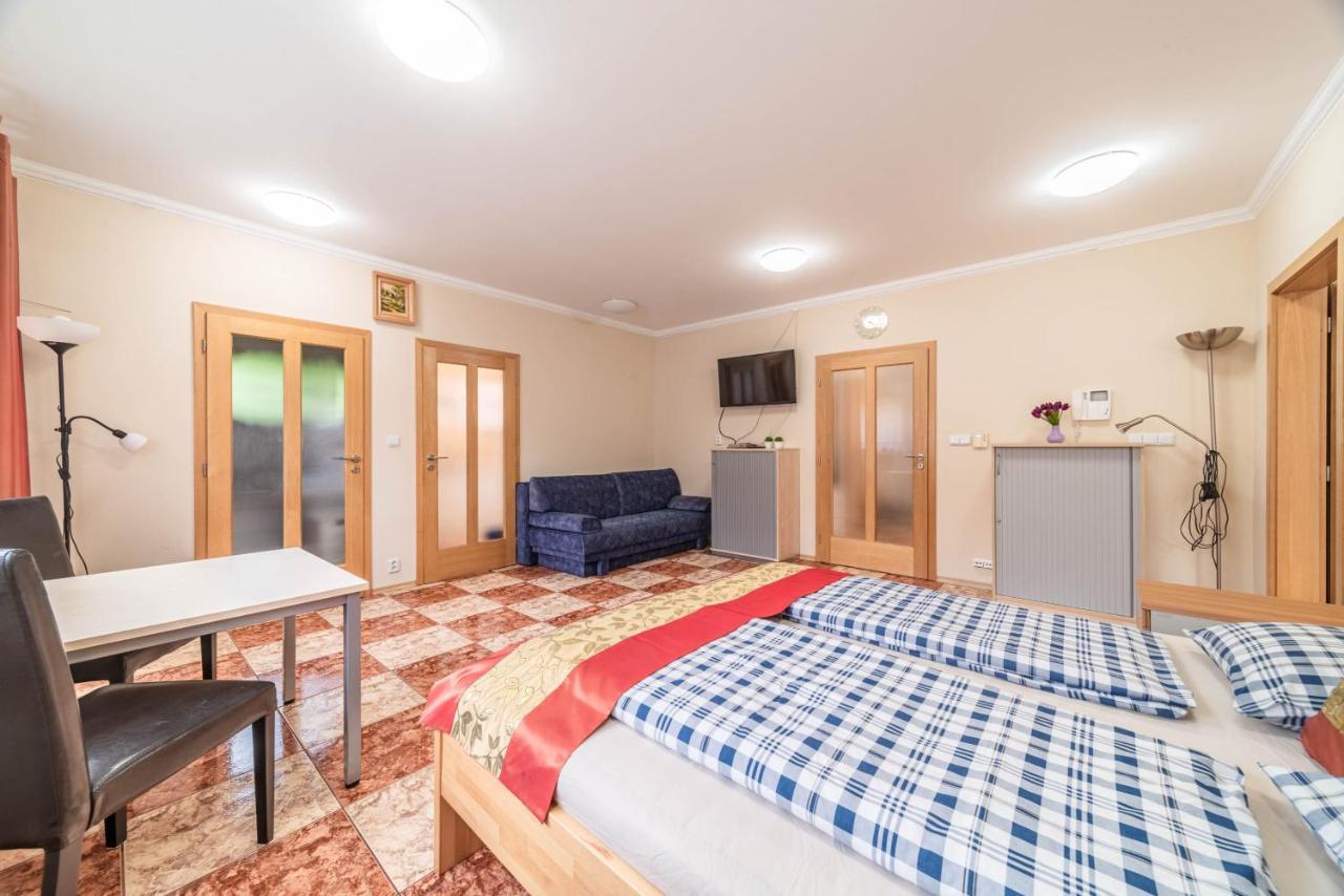 Apartman Blizko Centra Prahy Prague Extérieur photo
