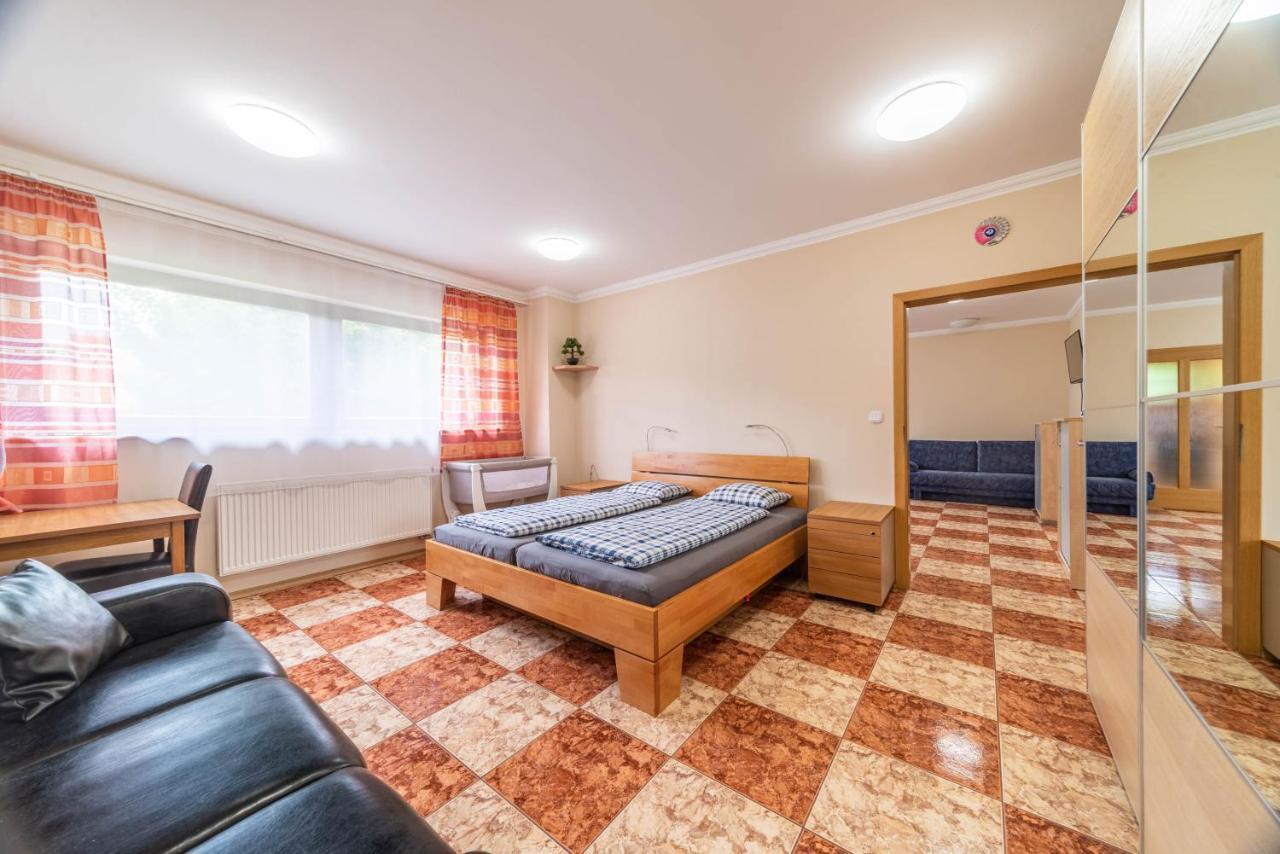 Apartman Blizko Centra Prahy Prague Extérieur photo